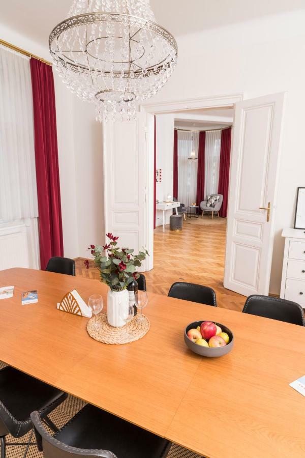Apartment Rainer Maria Rilke By Ichbucheat Wien