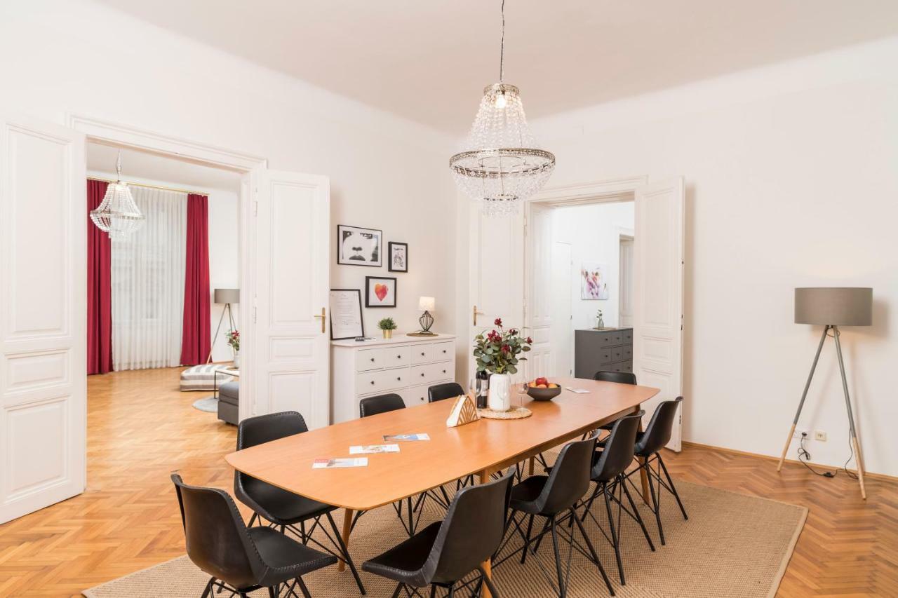 Apartment Rainer Maria Rilke By Ichbucheat Wien
